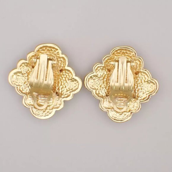 CHANEL CC Logo Button Earrings 95A Clip-On Diamond Shaped GHW Vintage 76YE687 - Picture 4 of 7